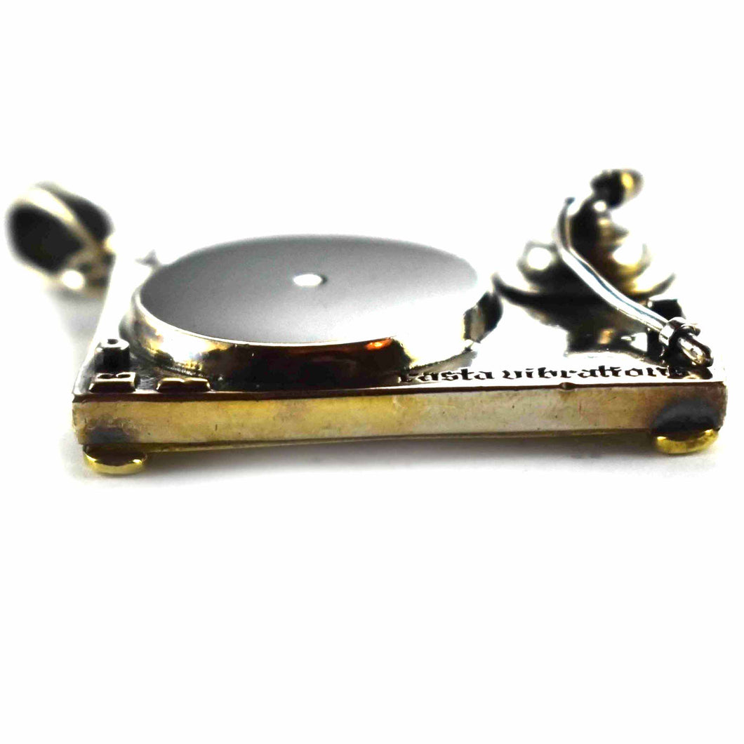 Turntable silver pattern
