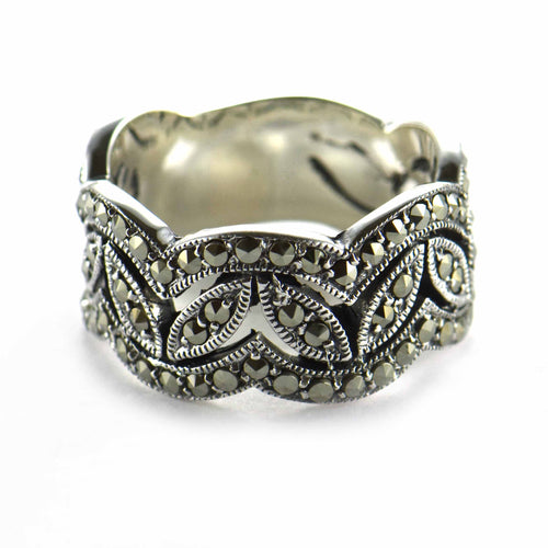 Wave & leave pattern silver ring with marcasite