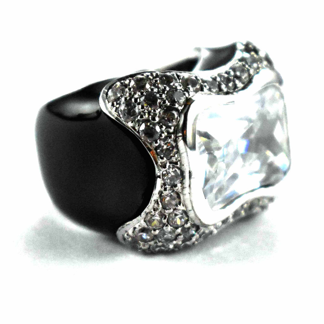 White cubic zirconia with enamel silver ring
