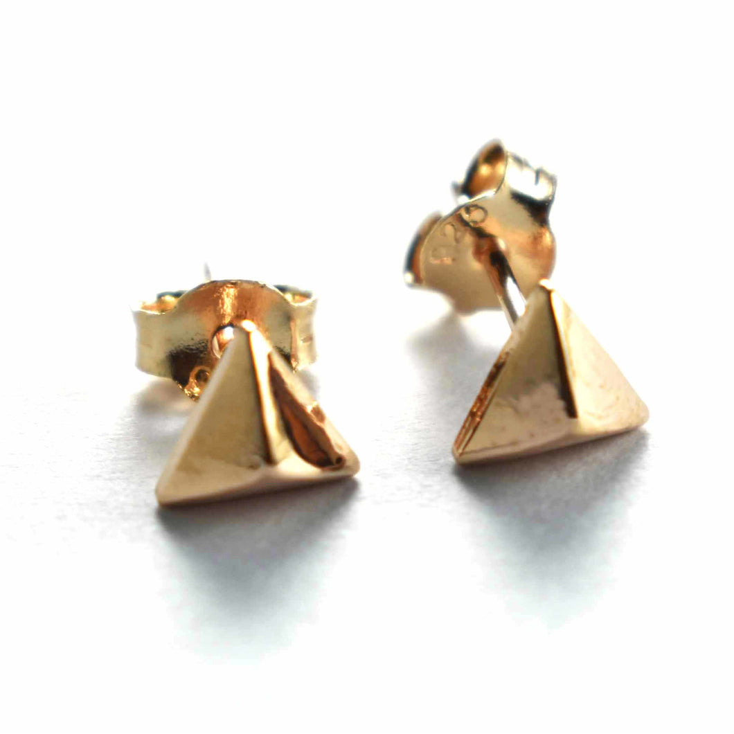 pyramid silver stud earring with pink gold plating
